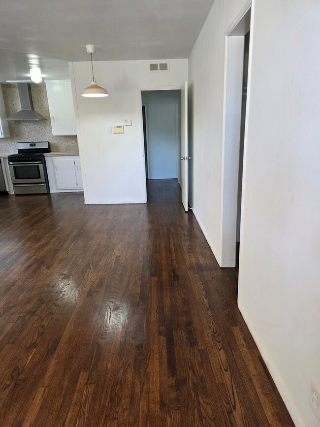 Photo - 3528 Laurel Ave