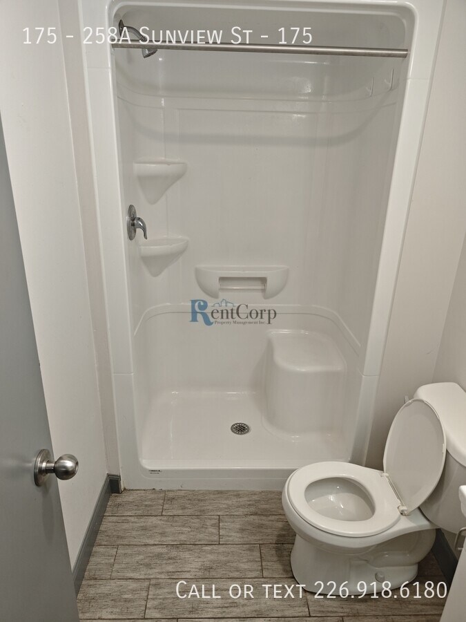 Photo - 258A-258A Sunview St