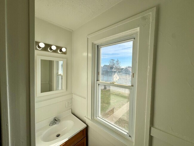 Photo - Updated 2BR Townhome Across from Stephens Park