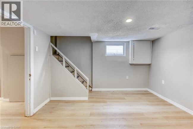 Photo - 2100 Brampton St