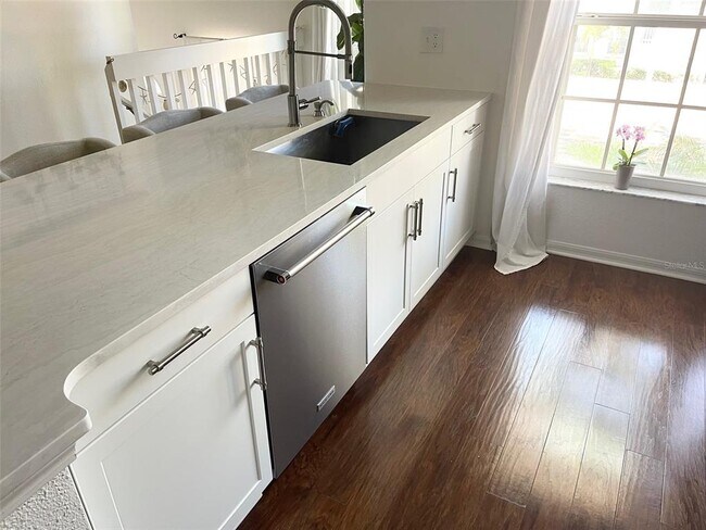 Photo - 4275 Castle Bridge Unit 1324