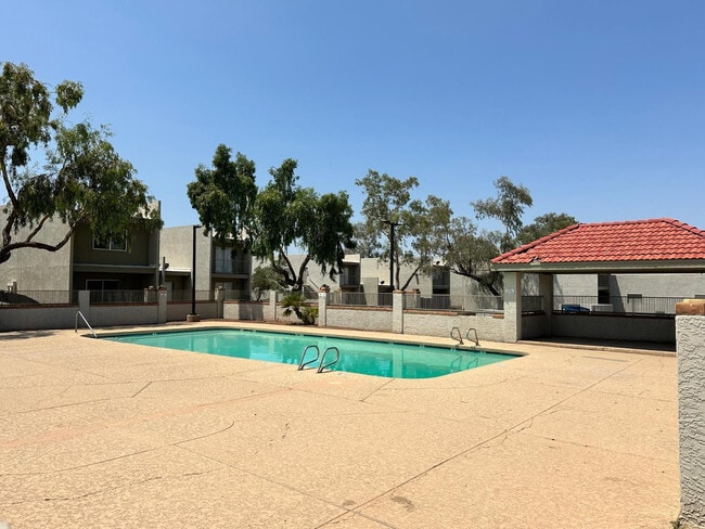 Building Photo - 2801 E Monte Cristo Ave Unit Apt 201