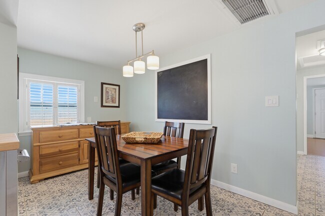 Photo - 587 Dixie Hwy Unit Main House