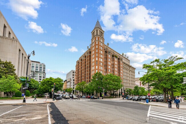 601 Pensilvania Ave NW - The Pennsylvania