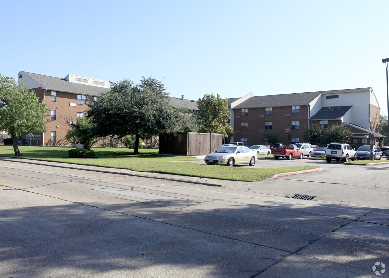 Photo - Alvin Memorial Gardens