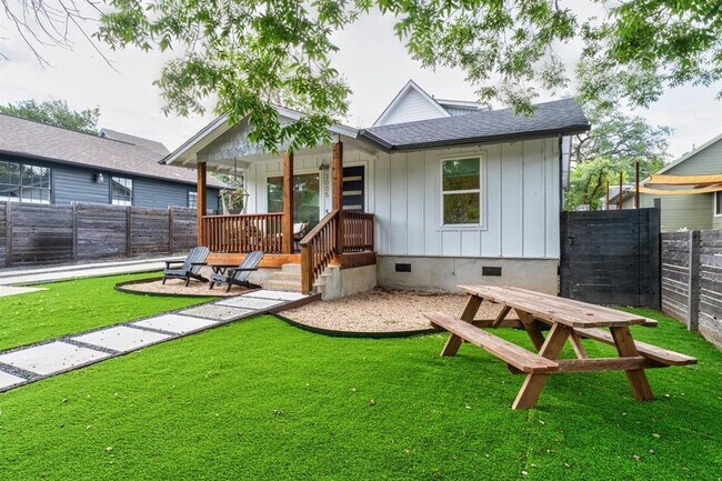 Photo - 3005 Kuhlman Ave