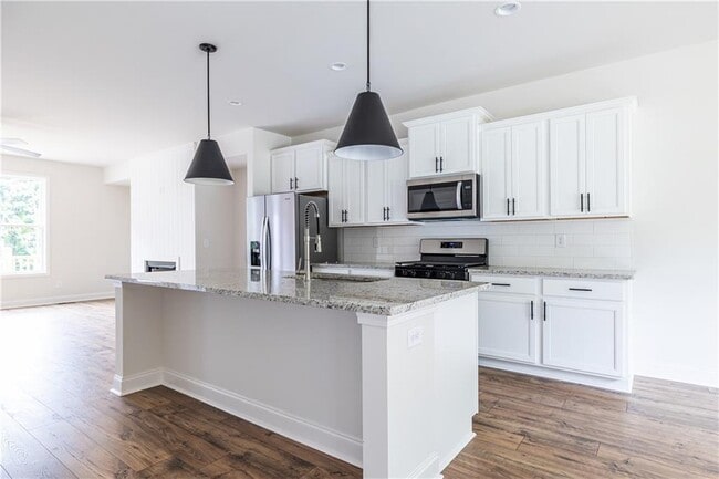 Photo - 1296 Ainsworth Alley