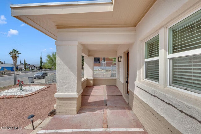 Photo - 2723 Grant Ave