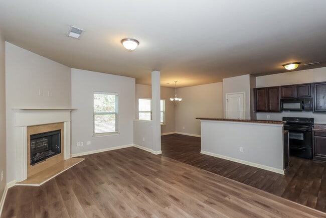 Photo - 260 Stillwood Dr