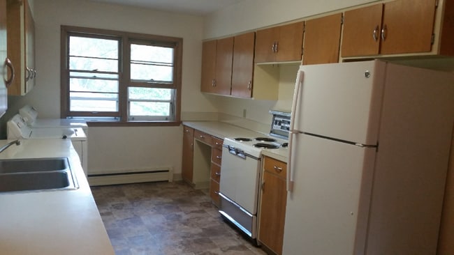 Photo - 265 Viking Dr