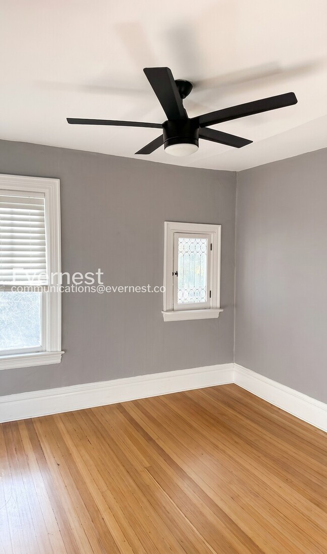 1147 Marion St Unit 4