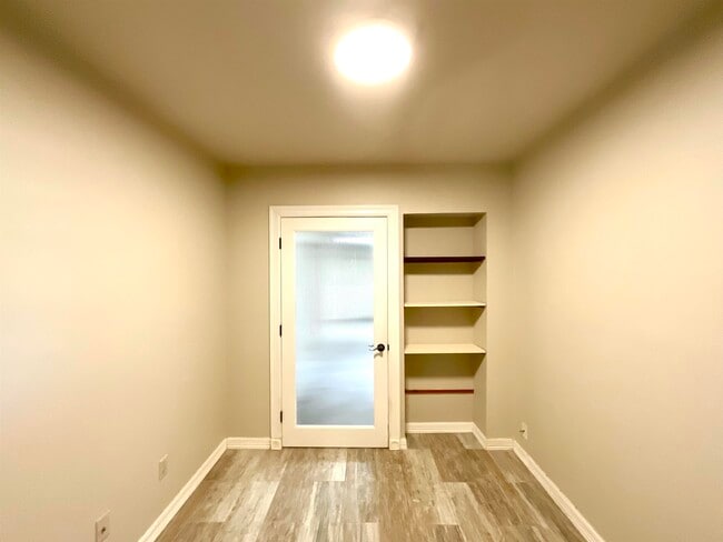 Photo - 5303 Shady Oak Cir