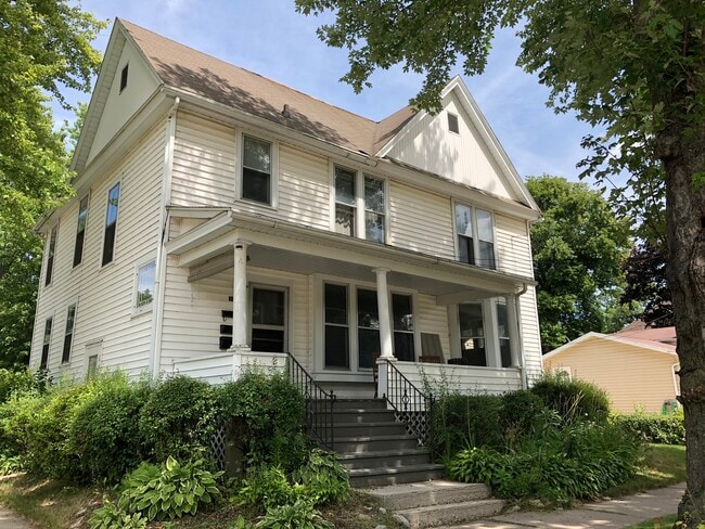 Building Photo - 1016 E North St Unit 3