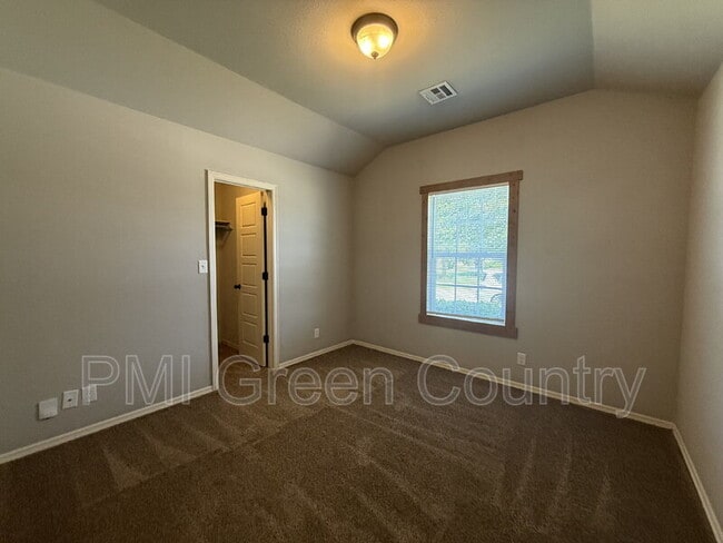 Photo - 3903 W 105th St S
