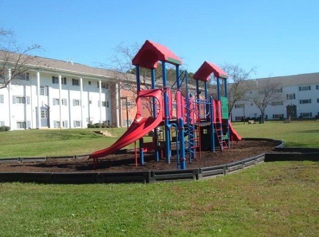 Playground - Kirkwood Crossing Apartments