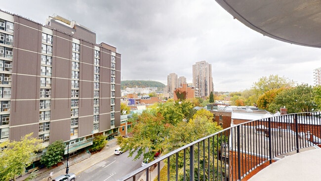 Photo - 235 Sherbrooke