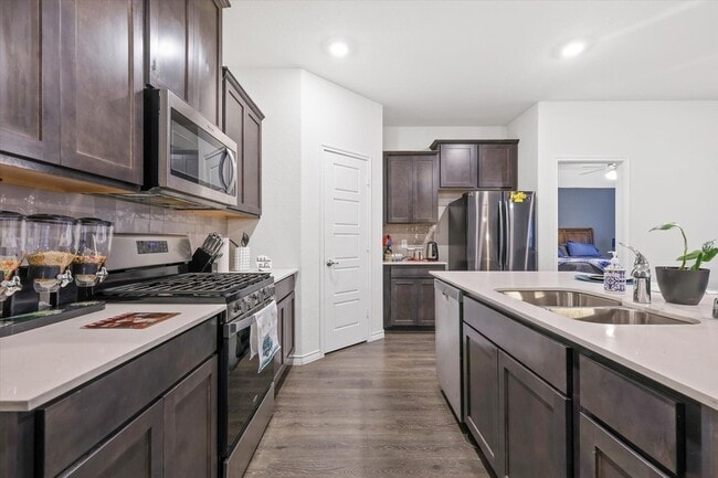 Photo - 1653 Albatross Rd