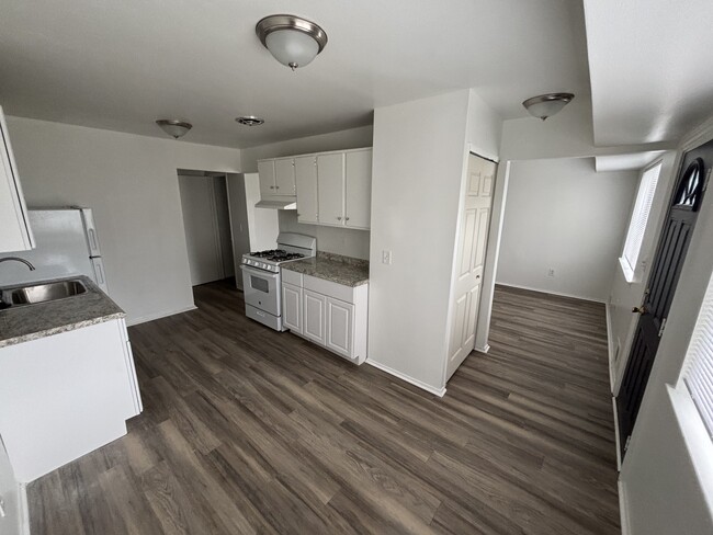 Photo - 24885 Mayfair St