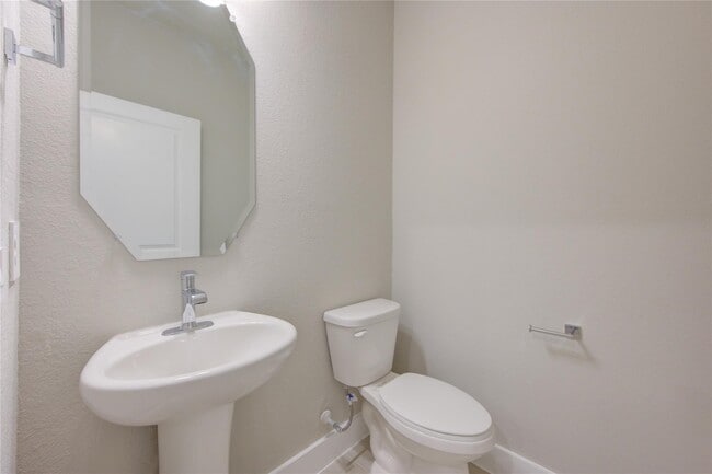Photo - 1709 Summerlyn Ter Dr