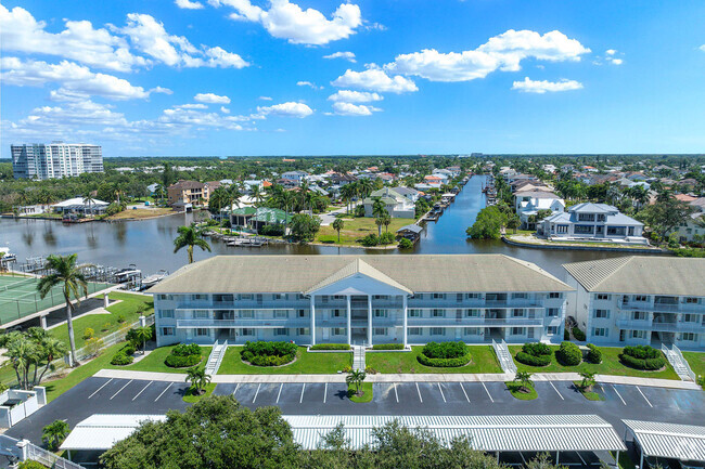 Building Photo - 10686 Gulf Shore Dr Rental