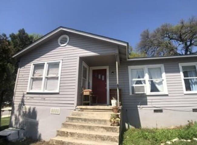 Building Photo - 301 Cardinal St