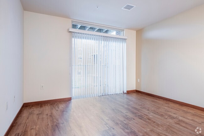1BR, 1BA - 623SF - Living Area