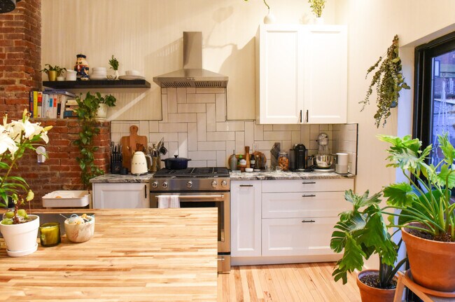 Photo - 2017 Forbes Ave