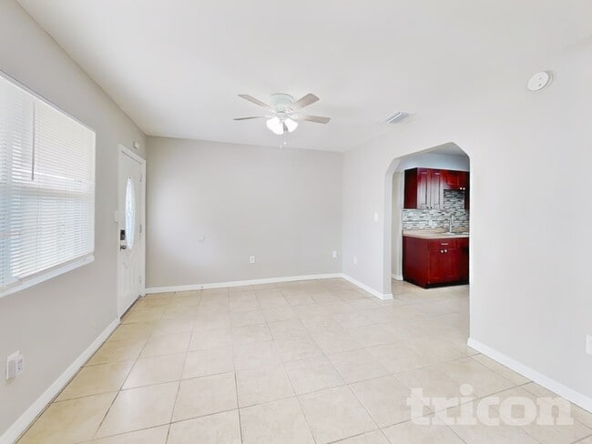 Photo - 1707 W Hanlon St