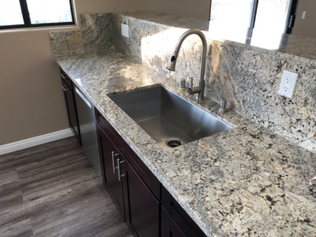 Photo - 1824 Queens Way