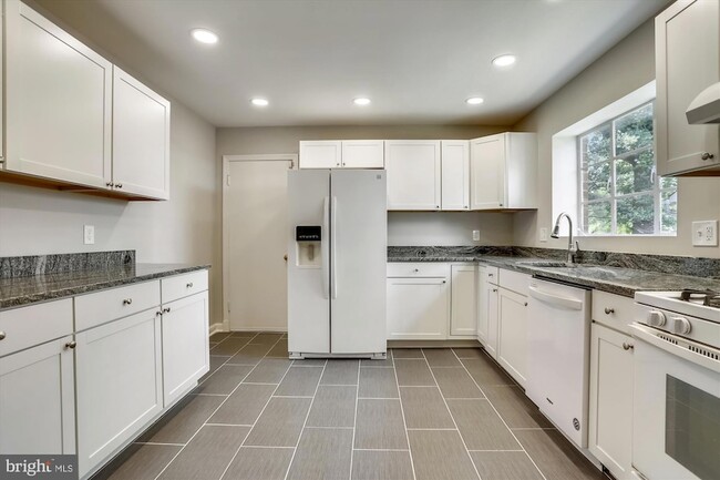 3303 Winnett Rd