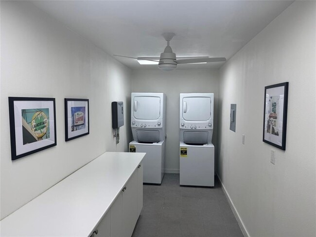 Photo - 2514 W 12th St Unit C