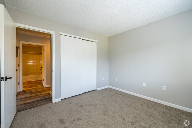 2BR, 2BA - 977SF - Secondary Bedroom