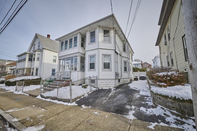 Building Photo - 22 Burget Ave Unit 2