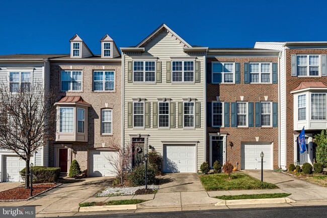 Photo - 6406 Hawk View Ln Townhome