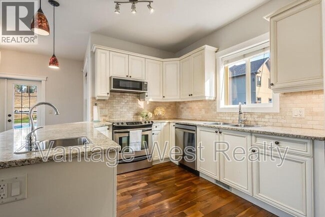 Building Photo - 5308 Upper Mission Dr