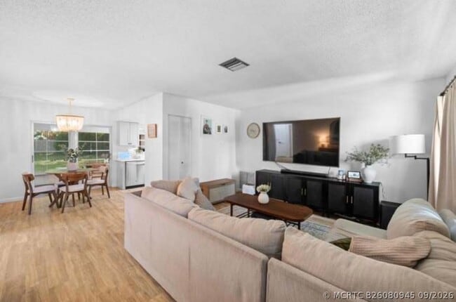 171 SW Ulman Ave
