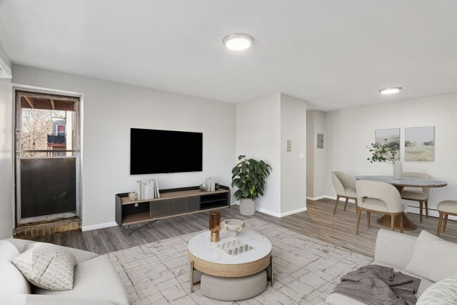 Building Photo - 10 Thorn St Unit #7