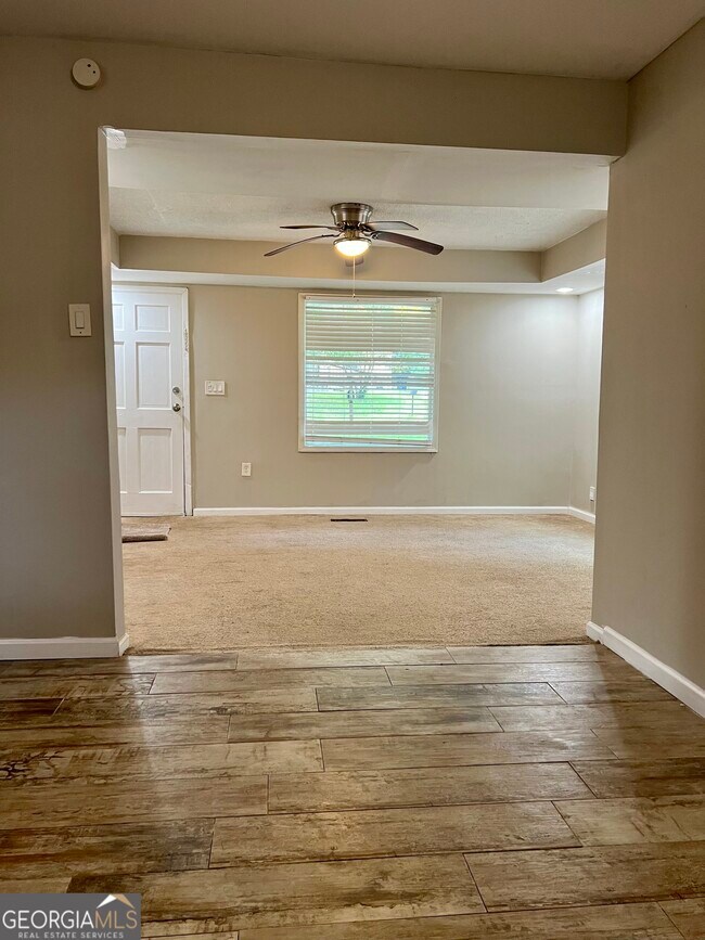 Photo - 338 Ard Pl NW