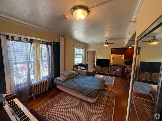 Building Photo - 1005 SW Park Ave Rental