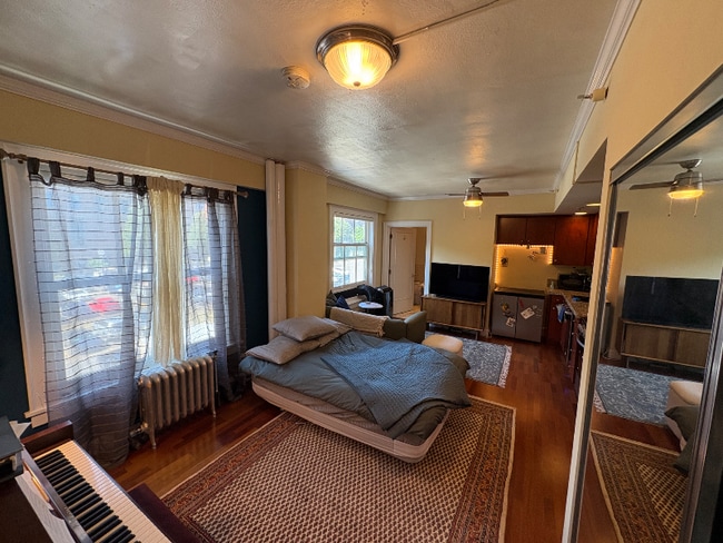 Building Photo - 1005 SW Park Ave Rental