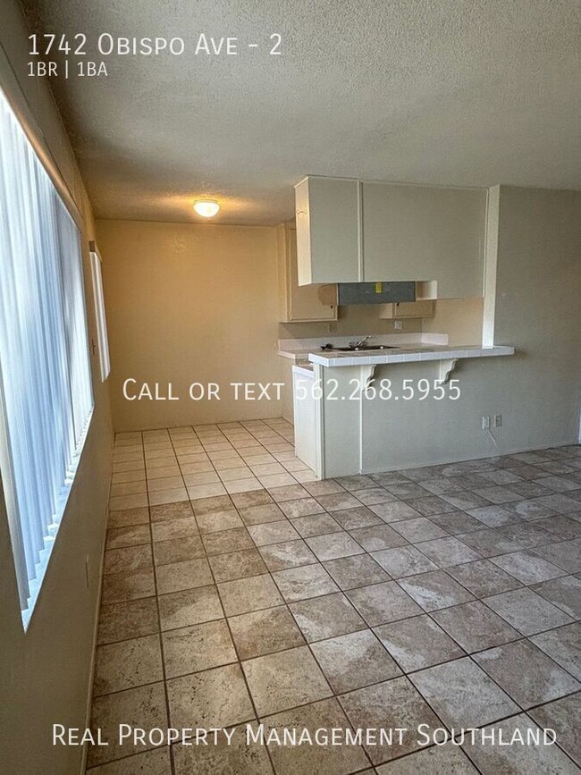 Spacious 1 BD + 1 Bath in gated building i... - Spacious 1 BD + 1 Bath in gated building i... Apartment Unit 2