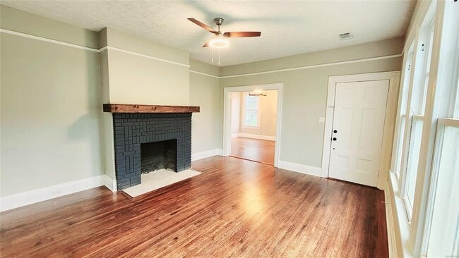 Photo - 3132 Dupont St