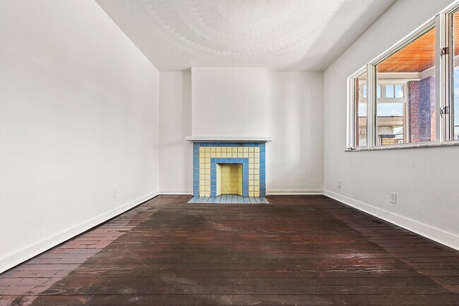 Photo - Remodeled 2 bedroom with backyard
