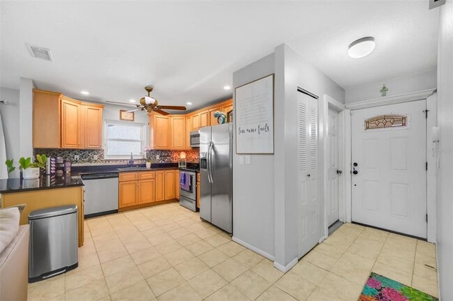 Photo - 11414 Walsingham Rd