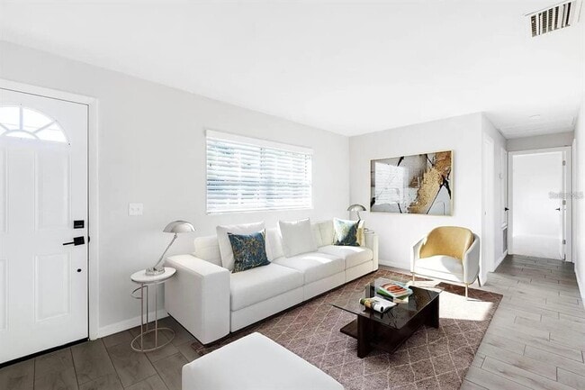 Photo - 6521 S Englewood Ave