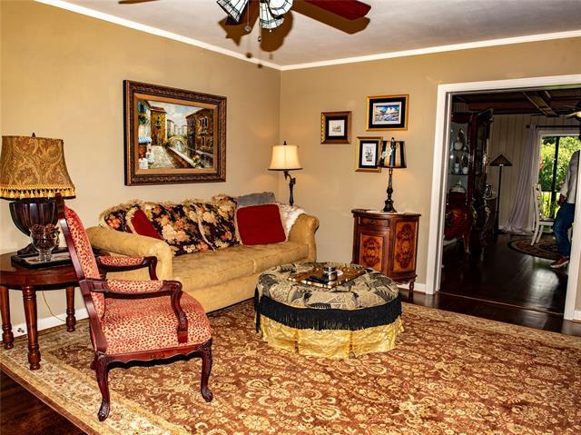 Photo - 6216 Mercedes Ave