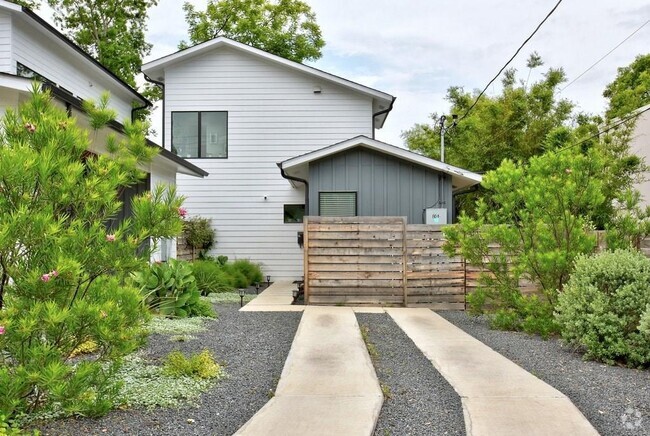 Building Photo - 804 W Oltorf St Rental