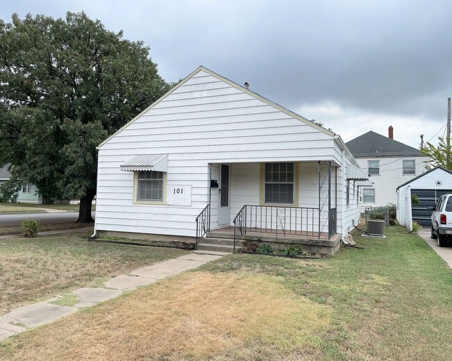 Photo - 101 W 14th Ave