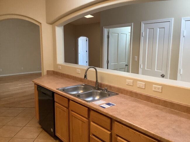 Photo - 3141 Zia St NE