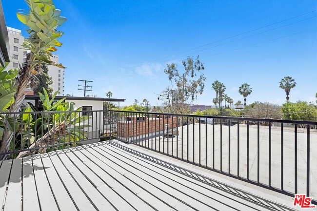 Photo - 8907 Harratt St